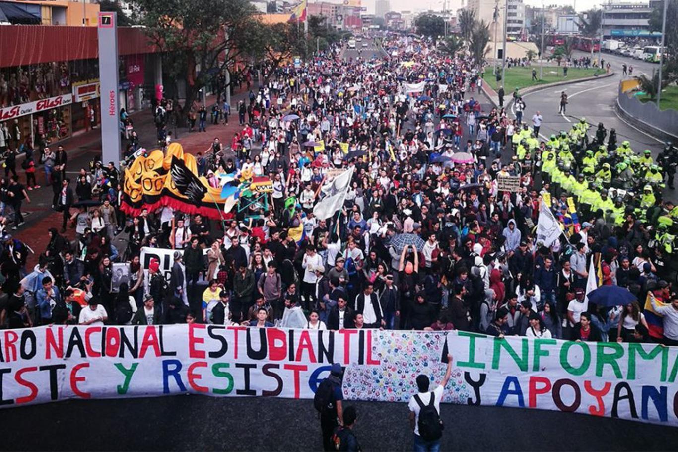لە وڵاتی کۆلۆمبیا خۆپیشاندان دووبارە دەستی پێ کرد لە وڵاتی کۆلۆمبیا خۆپیشاندان دووبارە دەستی پێ کرد